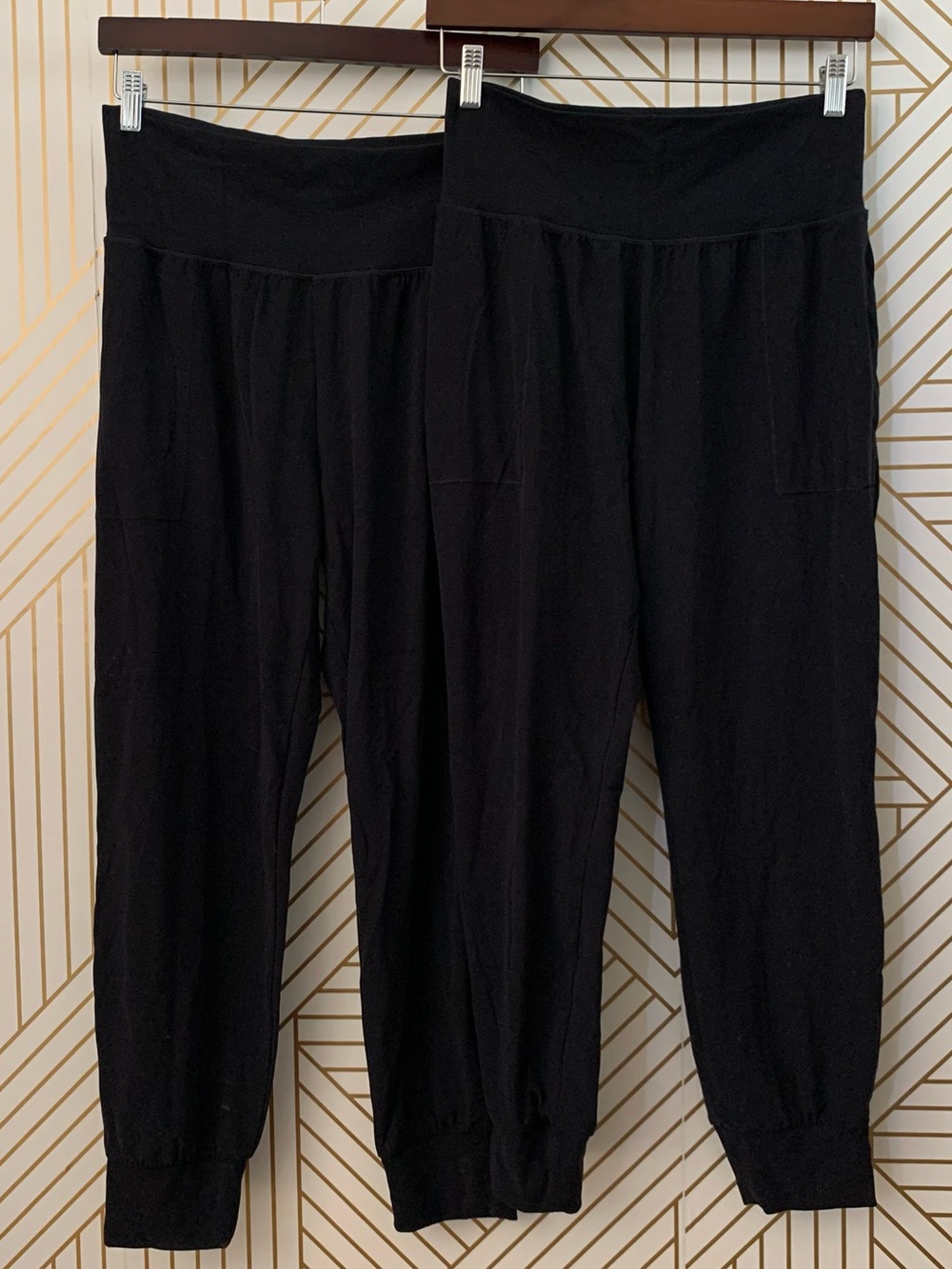 Athleta Lot of 2 pairs Salutation Jogger in powervita black yoga lounge Pilates